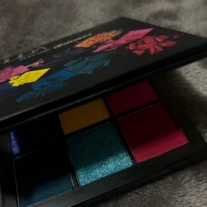 Huda beauty electric obsessions palette